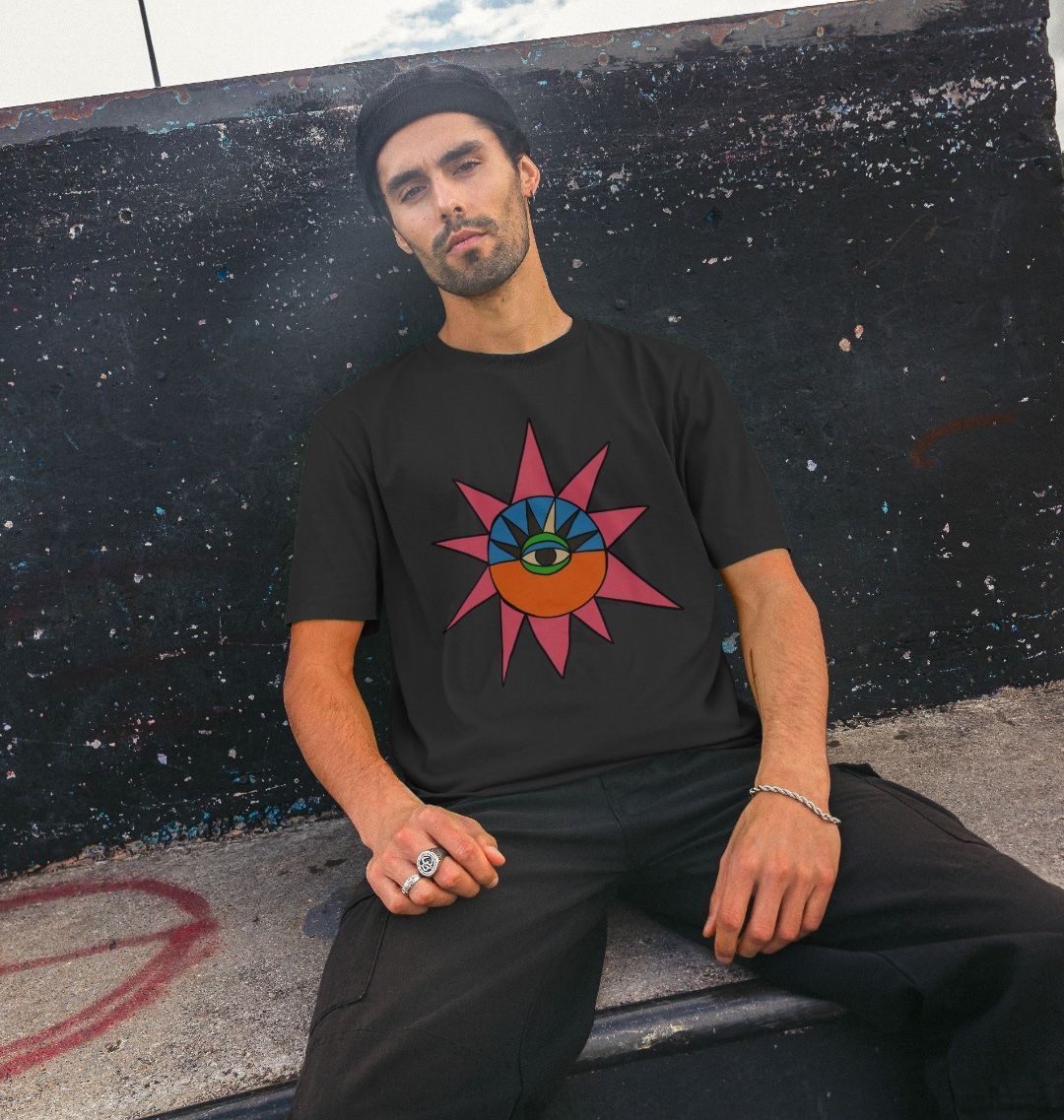 Retro Streetwear Sun Eye Graphic T-Shirt Organic